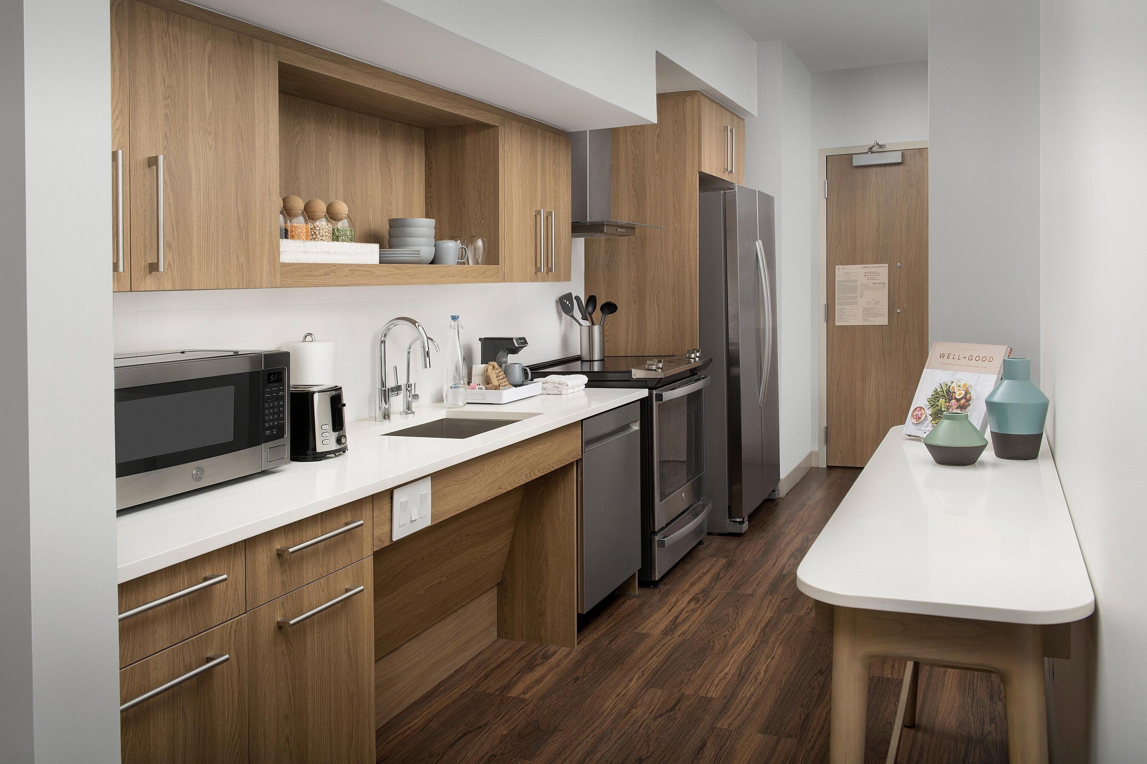 studio, 4 bedrooms, balcony | private kitchen | microwave, coffee/tea maker, toaster, cookware/dishes/utensils