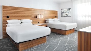 Chambre Deluxe, Plusieurs lits | Bureau, espace de travail pour ordinateurs portables