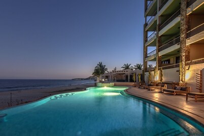 NEW! AMAZING OCEAN VIEW! RIGHT ON THE BEACH WITH RESTAURANT ONSITE!