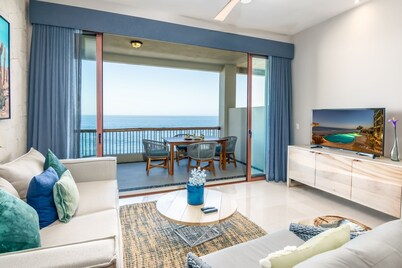 NEW! AMAZING OCEAN VIEW! RIGHT ON THE BEACH WITH RESTAURANT ONSITE!