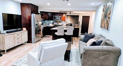 Remodeled 3BR/2BA house in Central Phoenix with a backyard