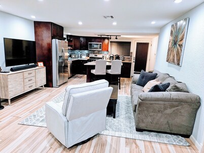 Remodeled 3BR/2BA house in Central Phoenix with a backyard