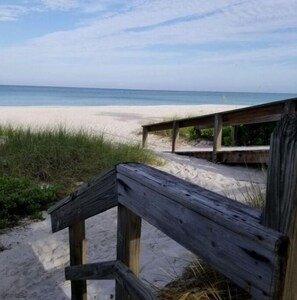 Beach nearby, sun-loungers, beach towels