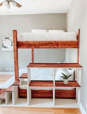 5 habitaciones, tabla de planchar con plancha y wifi gratis 