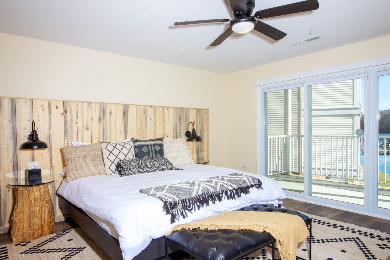 Lakefront Condo, Beautiful State Park Views.