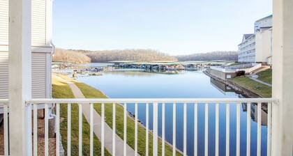 Lakefront Condo, Beautiful State Park Views.
