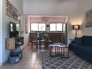 Een smart-tv en een kantoor