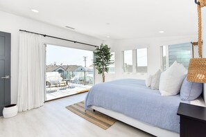 3 habitaciones, tabla de planchar con plancha y cuna de viaje