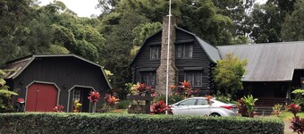 Five bedroom log cabin near Waipi'o Valley