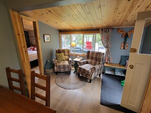 4 bedrooms, iron/ironing board, free WiFi