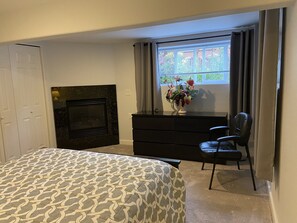 2 habitaciones, tabla de planchar con plancha y cuna de viaje 