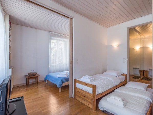 1 bedroom, WiFi, bed sheets