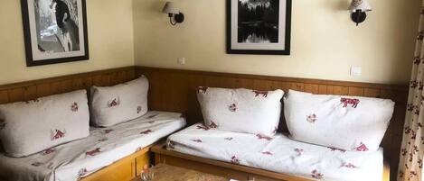 2 bedrooms