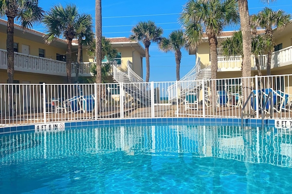 Piscina a l'aire lliure