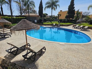 Outdoor pool - Citadela I, relax, play golf and enjoy Falesia Beach and Nature (Quarteira)