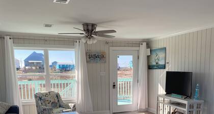 Gulf and Bay Views in Fort Morgan! Short walk to beach. Room to park the boat!
