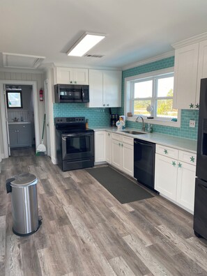 Fridge, microwave, oven, stovetop - Gulf and Bay Views in Fort Morgan! Short walk to beach. Room to park the boat! (Gulf Shores)