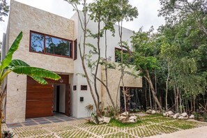 Exterior - KOBAH Magnificent 4BR Villa Private Gym/Pool (Tulum)