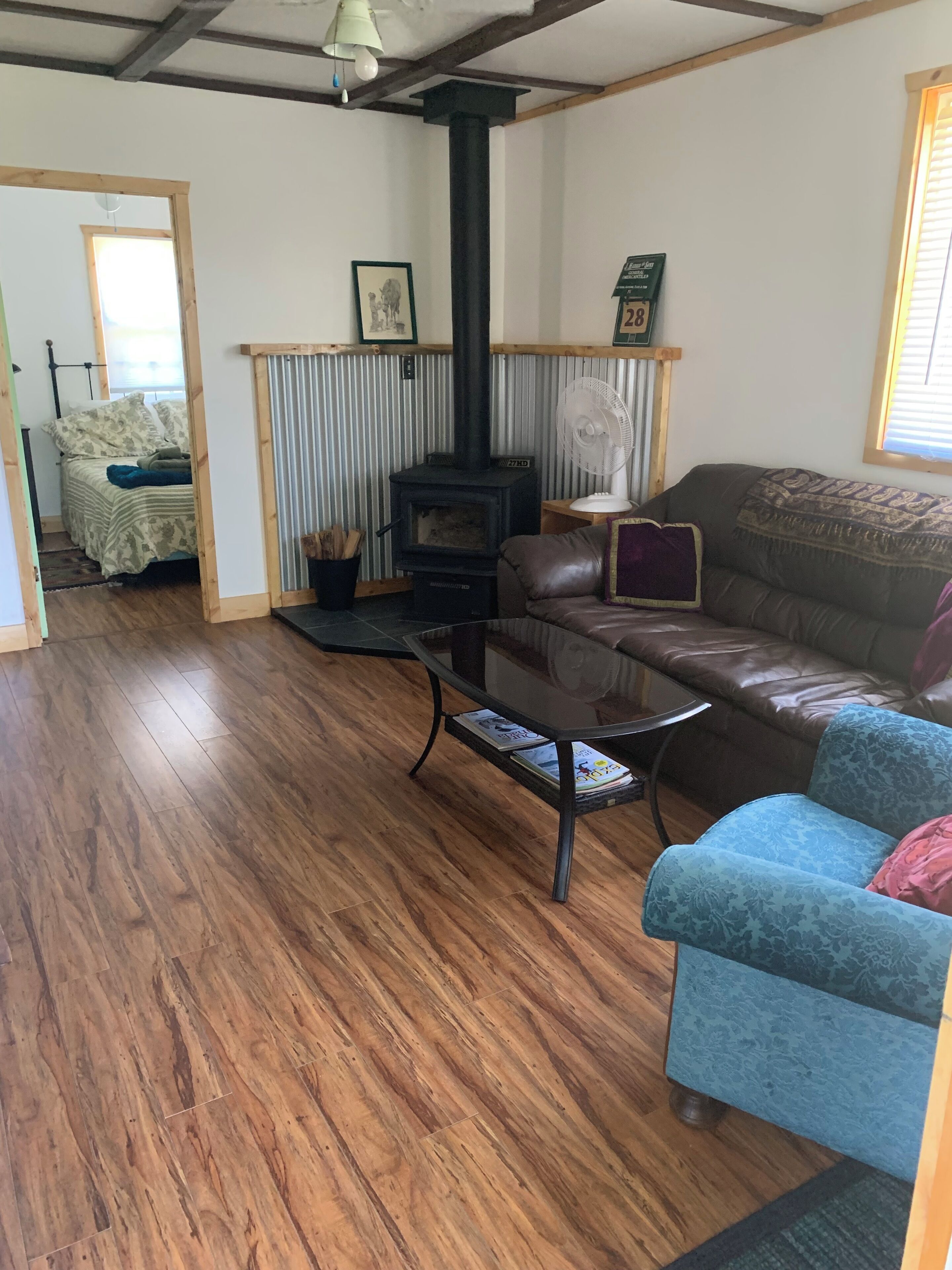 Rustic cabin near RMNP with screened-in deck, forest and meadow views