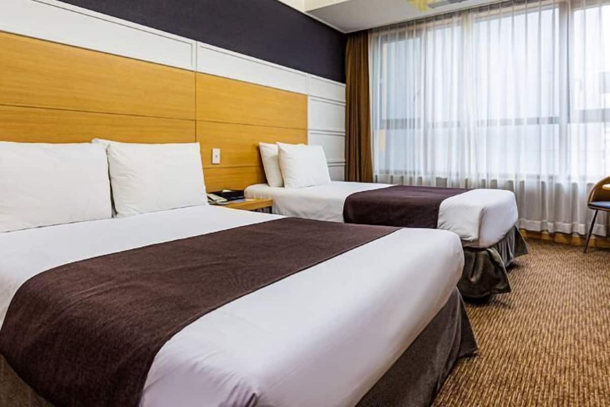 Blackout drapes, soundproofing, iron/ironing board, free WiFi
