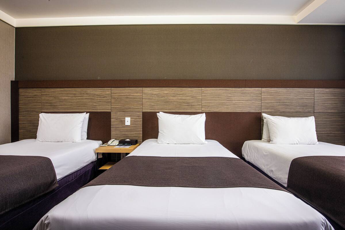 deluxe triple(city view) | 1 bedroom, blackout curtains, soundproofing, iron/ironing board