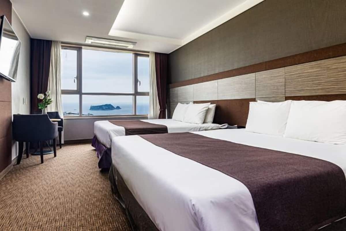 Blackout drapes, soundproofing, iron/ironing board, free WiFi