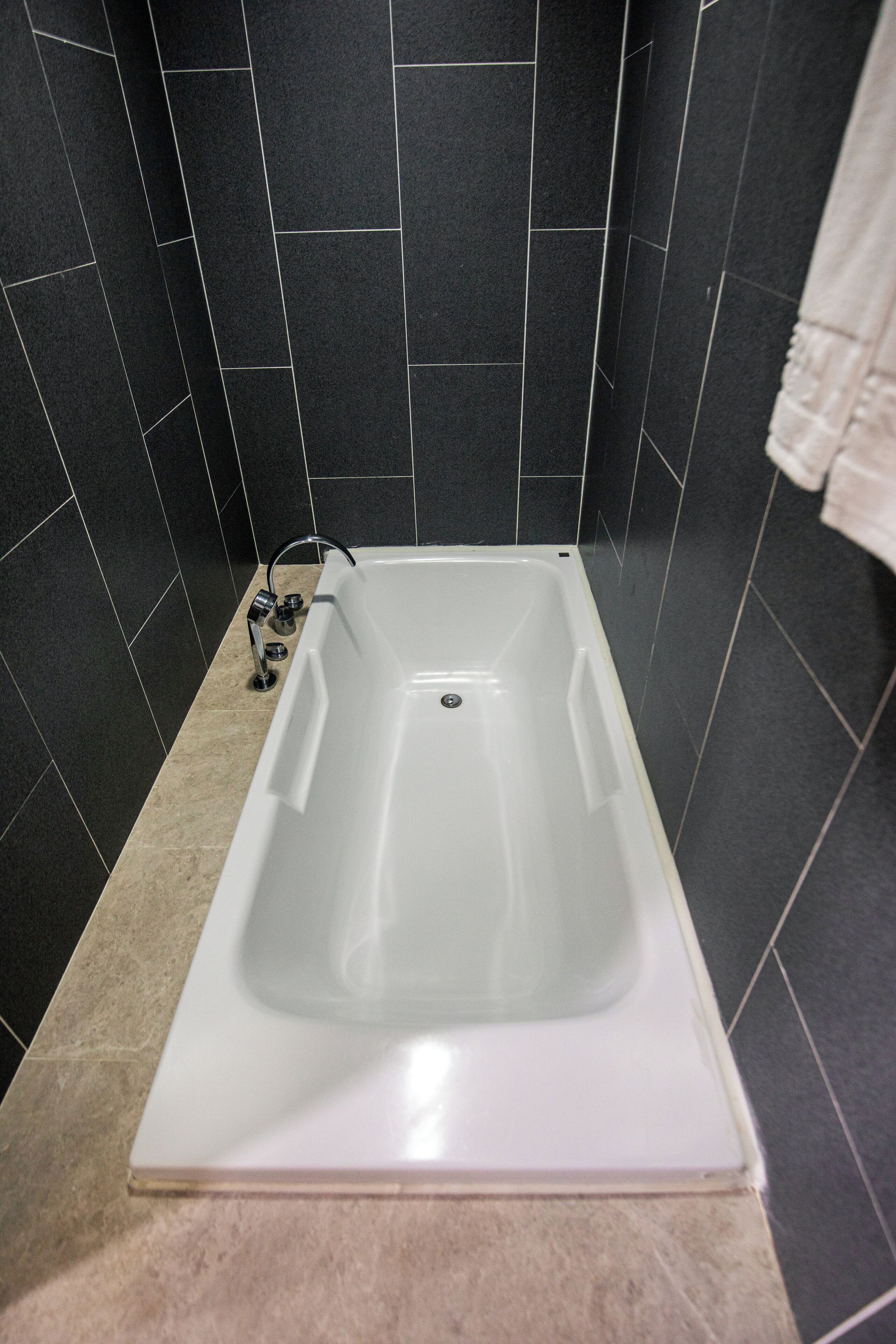 parlor suite room(ocean view) | bathroom | shower, hair dryer, slippers, bidet