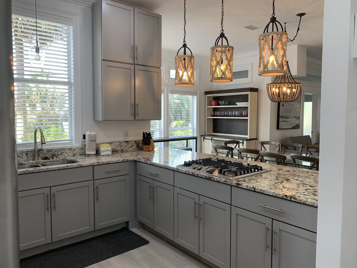 Photo 13 of Directly across from the Beach! 6 bedroom 6 bathrooms Gulf Views! Free Hottub