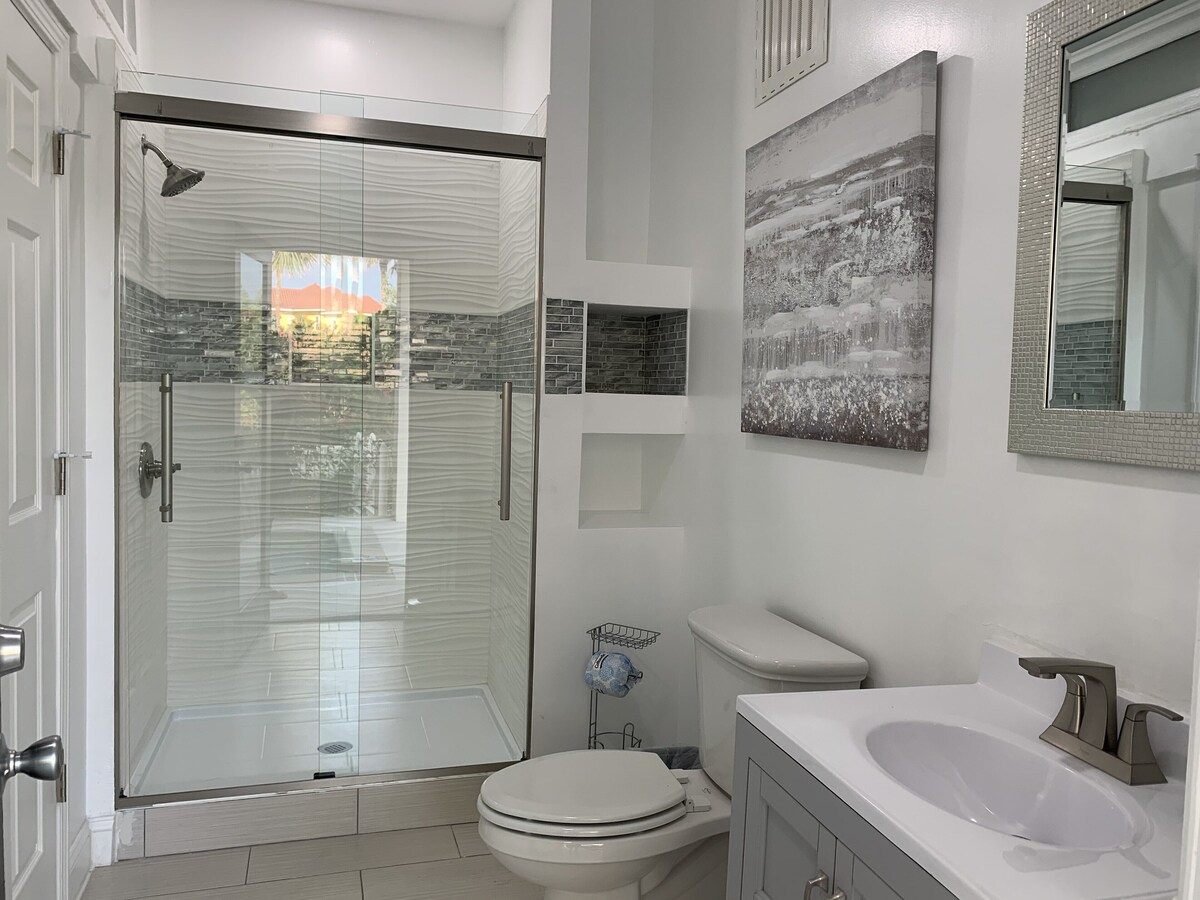 Photo 16 of Directly across from the Beach! 6 bedroom 6 bathrooms Gulf Views! Free Hottub