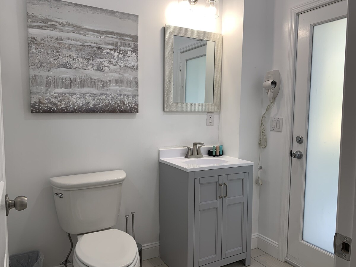 Photo 17 of Directly across from the Beach! 6 bedroom 6 bathrooms Gulf Views! Free Hottub