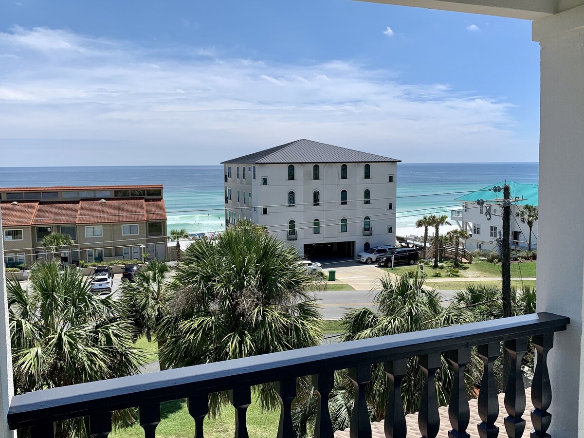 Photo 2 of Directly across from the Beach! 6 bedroom 6 bathrooms Gulf Views! Free Hottub