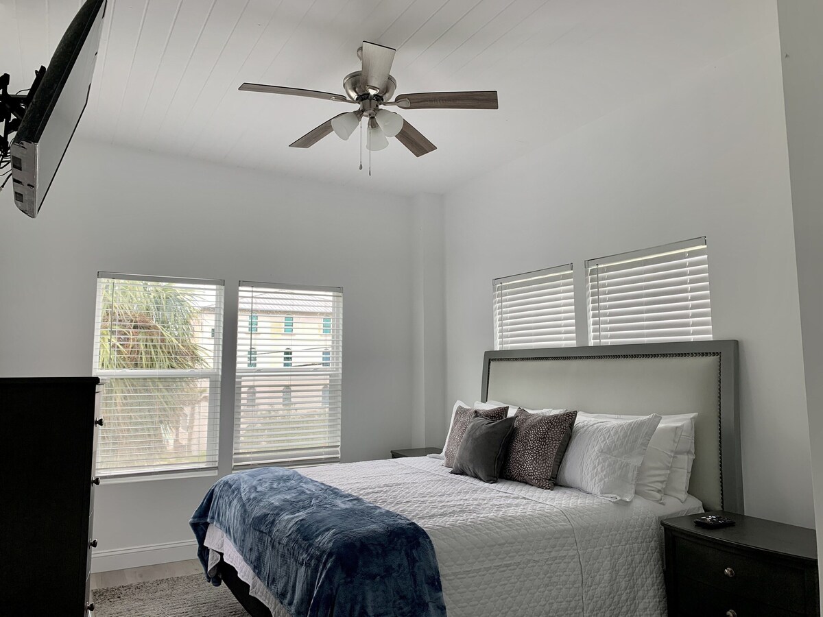 Photo 36 of Directly across from the Beach! 6 bedroom 6 bathrooms Gulf Views! Free Hottub