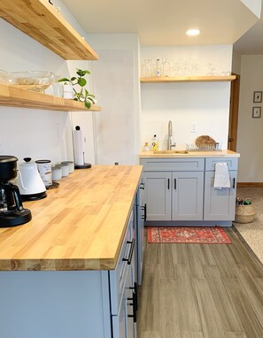 Fridge, microwave, coffee/tea maker, electric kettle