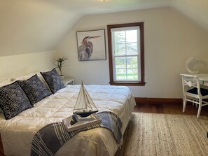 4 bedrooms, desk, free WiFi, bed sheets