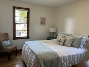 4 bedrooms, desk, free WiFi, bed sheets