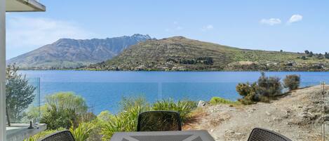 Executive Apartment | Terrace/patio