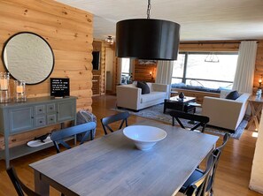 Smart TV, fireplace - The Kind of Place You Stop Rushing the Moment You Arrive | Bungalow on Crowe (Highlands)