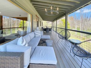 Terrace/patio - Bungalow on Crowe | 2 Bed, 3 Bath (Highlands)