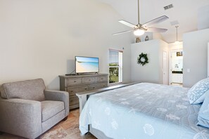 3 chambres, bureau, fer et planche à repasser, accès au Wi-Fi (inclus)