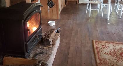 Charming 1-Bed Cottage in The Hideout