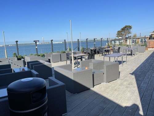 Luxury 3 bed mobile home on the sea