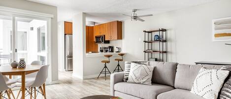 Télévision, chaîne hi-fi