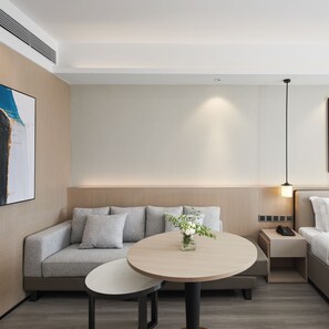 Kahden hengen classic-huone | Olohuone | Taulutelevisio