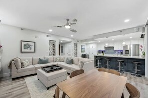 Smart TV, fireplace, stereo