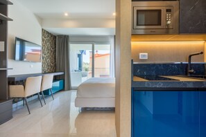 Interior - Studio "Residence Meridian Unità 5" near the Beach, with Mountain View, Pool & Wi-Fi (Villa San Pietro)