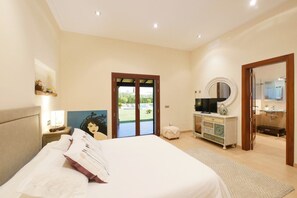 4 chambres, fer et planche à repasser, Wi-Fi gratuit, draps fournis