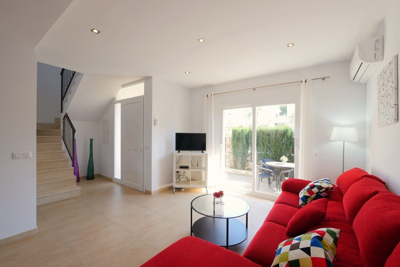 Een televisie en een dvd-speler