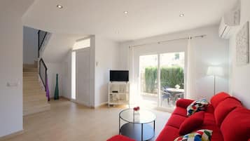 Een televisie en een dvd-speler