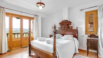 5 chambres, fer et planche à repasser, Wi-Fi gratuit, draps fournis