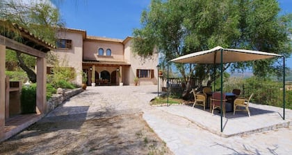 Chalet "Sa Corbaia Nova" mit Bergblick, Pool, WLAN, Terrassen & Garten